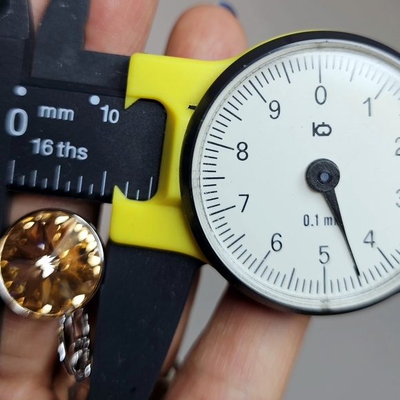 Swarovski Element Earrings Light Colorado Topaz NWT 15mm Round LeverbackDangle - Picture 2 of 5